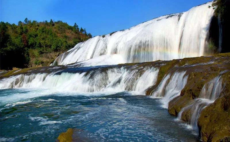 黔东南+黔西南经典八日游—昆明—马岭河峡谷—万峰林—黄果树瀑布—荔波小七孔—千户苗寨—镇远古镇—梵净山—石阡温泉