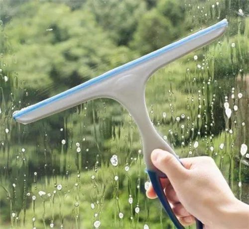 外边带护栏挡着的玻璃窗如何擦拭,窗户玻璃怎么擦才能擦干净