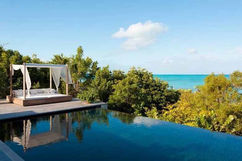 梁朝伟大婚的COMO新作,不过是这位女富豪的日常买买买