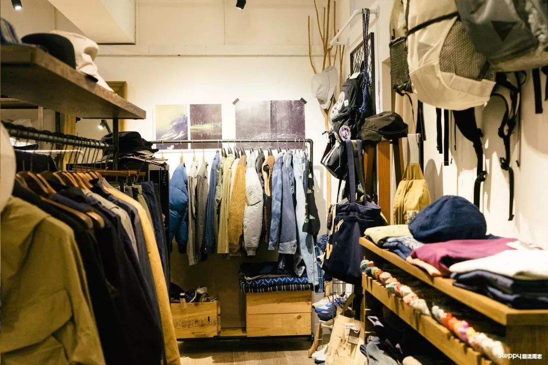 香港一家“户外选货店”店主跟我说：我就想做“无法定义”的风格