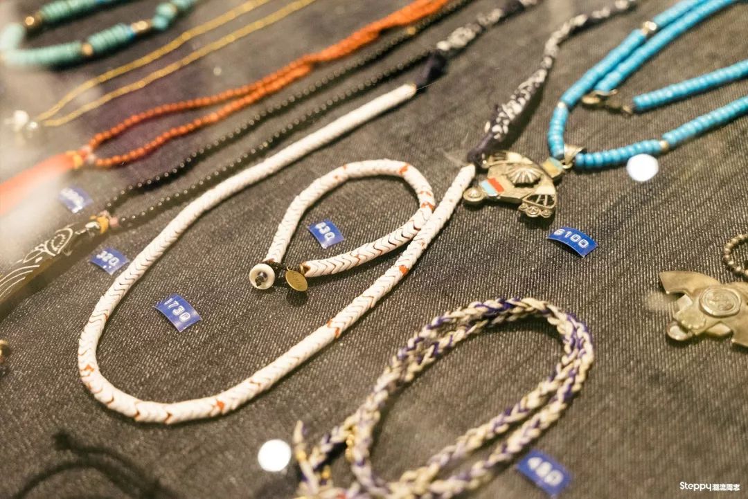 香港一家“户外选货店”店主跟我说：我就想做“无法定义”的风格