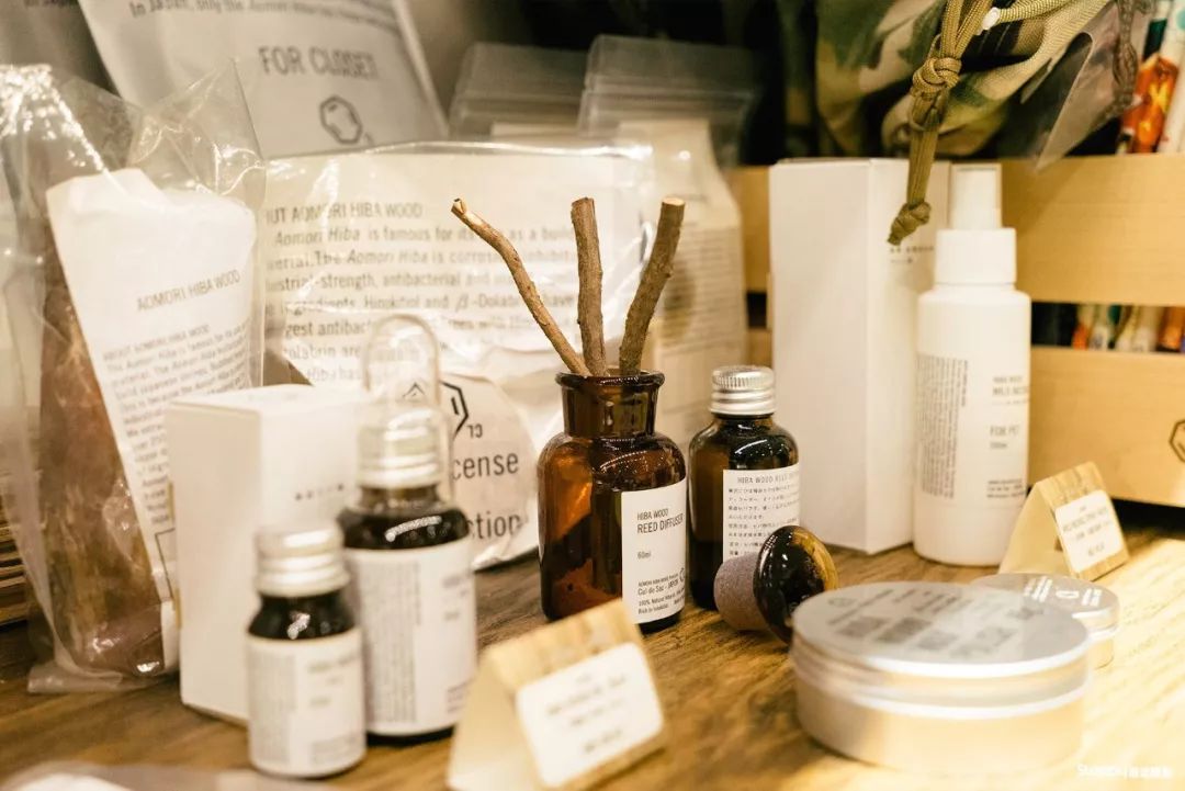 香港一家“户外选货店”店主跟我说：我就想做“无法定义”的风格