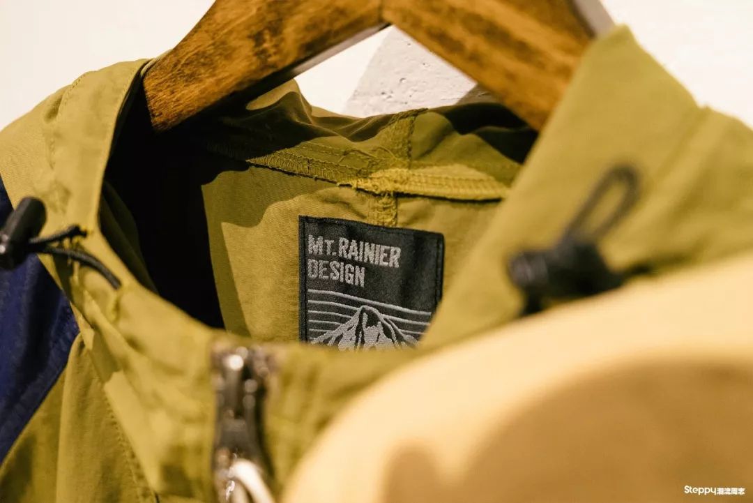 香港一家“户外选货店”店主跟我说：我就想做“无法定义”的风格