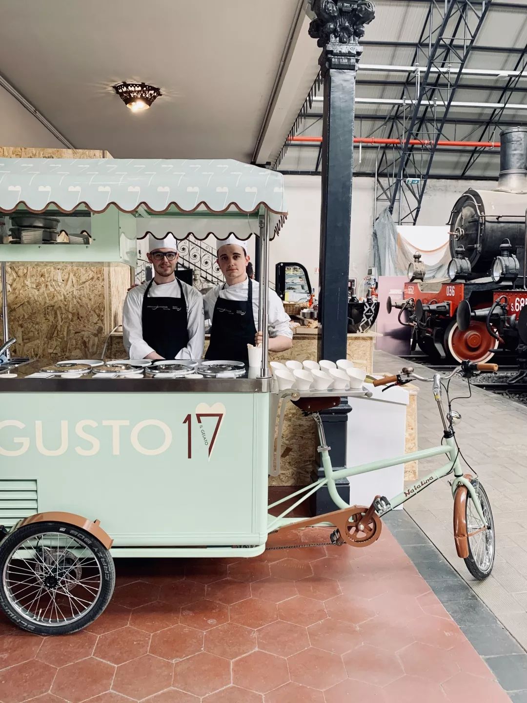 米兰街头暗访竟有井柏然，结果意外：购物车空了