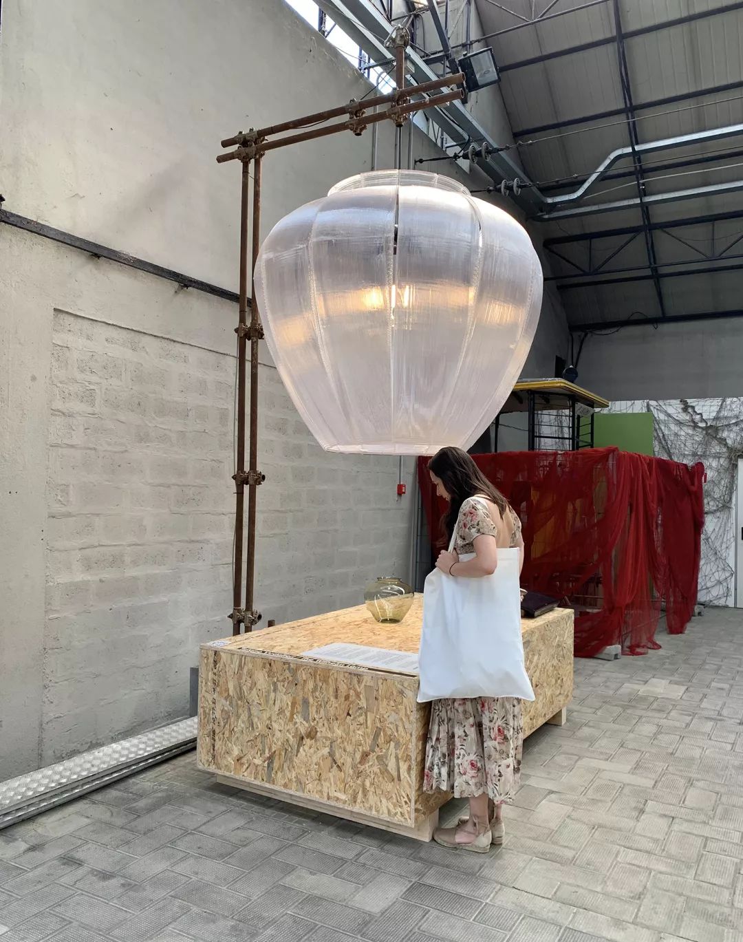 米兰街头暗访竟有井柏然，结果意外：购物车空了