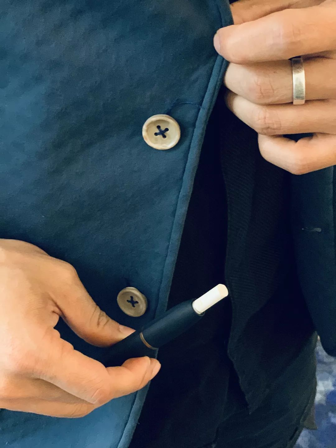 米兰街头暗访竟有井柏然，结果意外：购物车空了