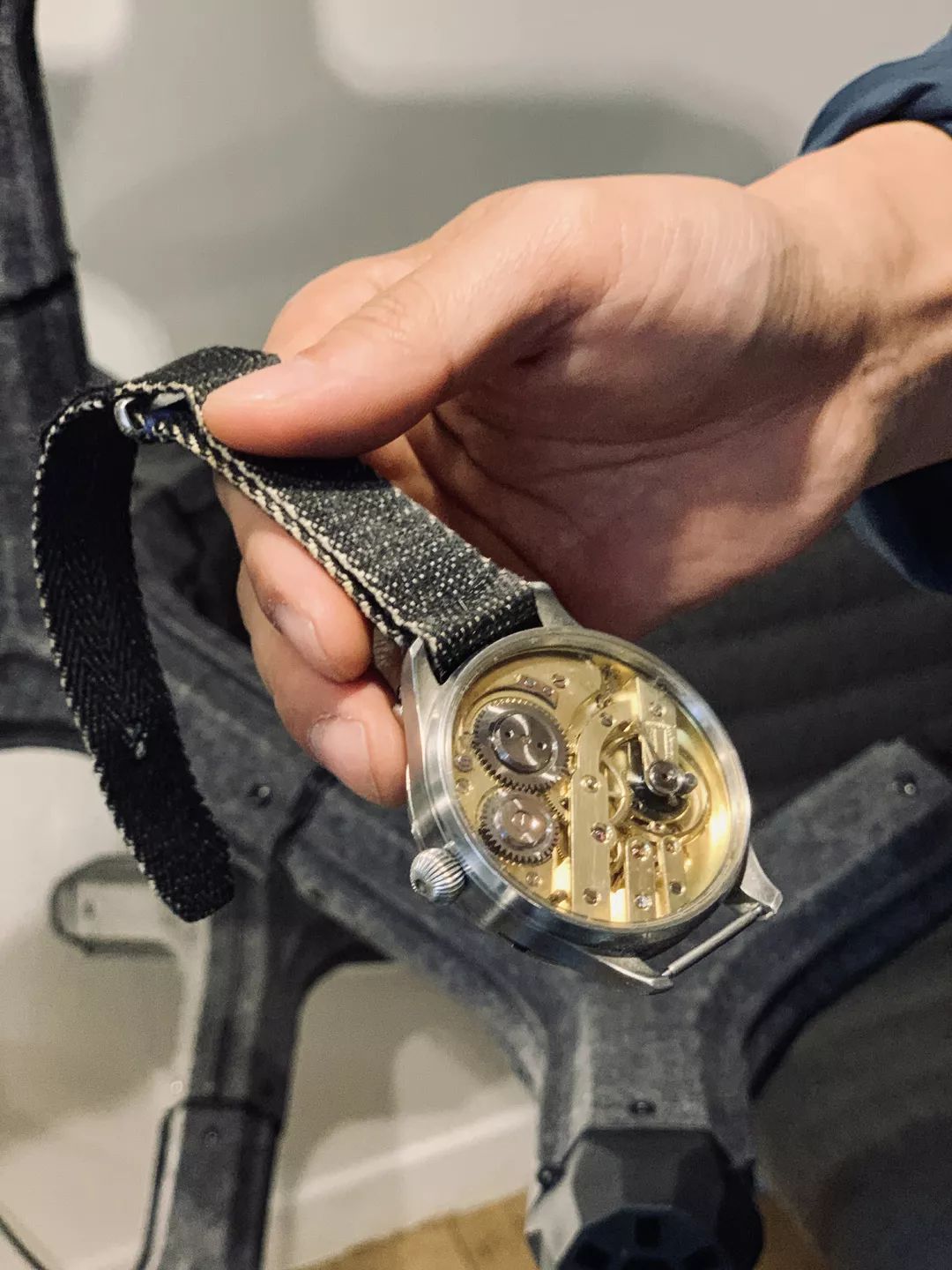 米兰街头暗访竟有井柏然，结果意外：购物车空了