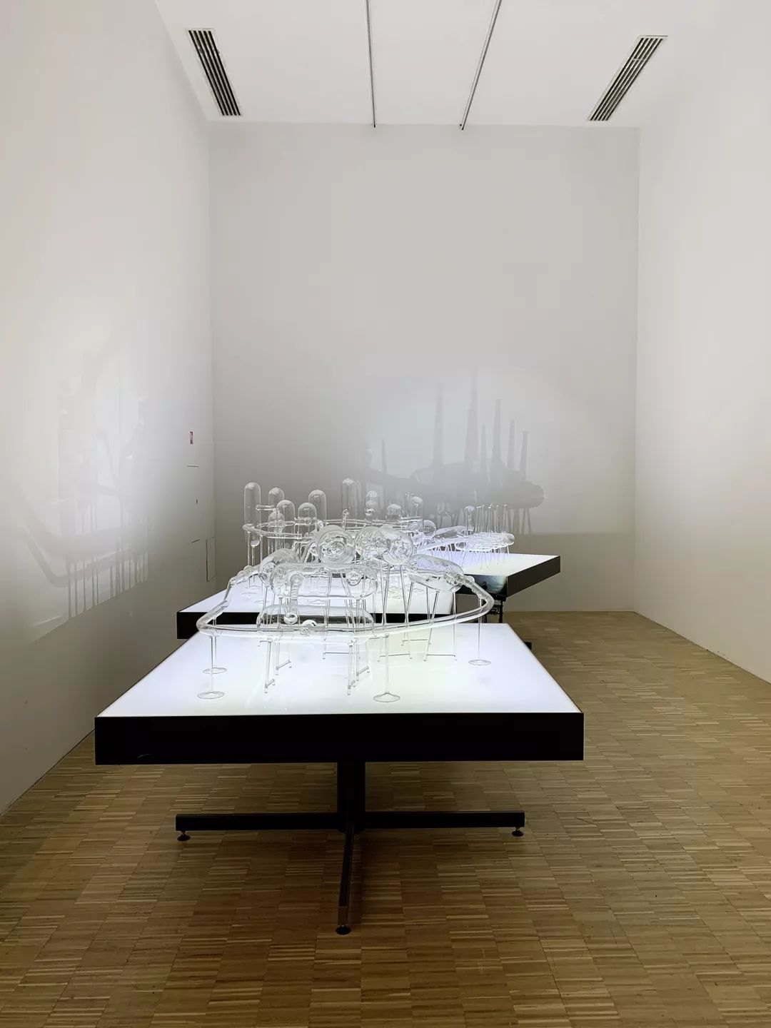 米兰街头暗访竟有井柏然，结果意外：购物车空了