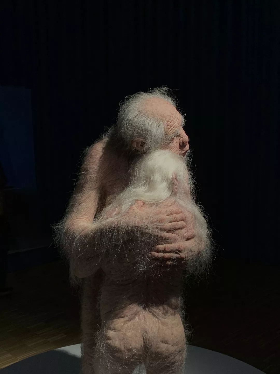 米兰街头暗访竟有井柏然，结果意外：购物车空了