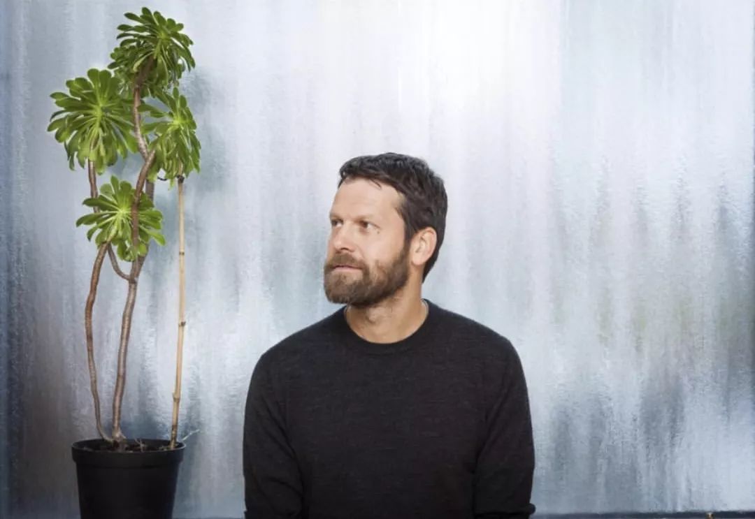 米兰街头暗访竟有井柏然，结果意外：购物车空了