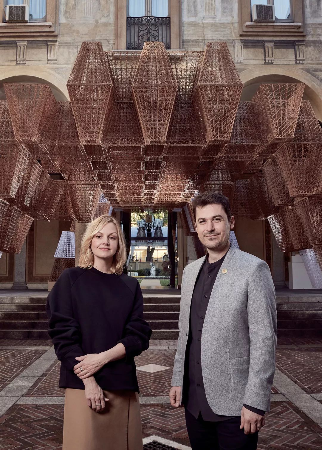 米兰街头暗访竟有井柏然，结果意外：购物车空了