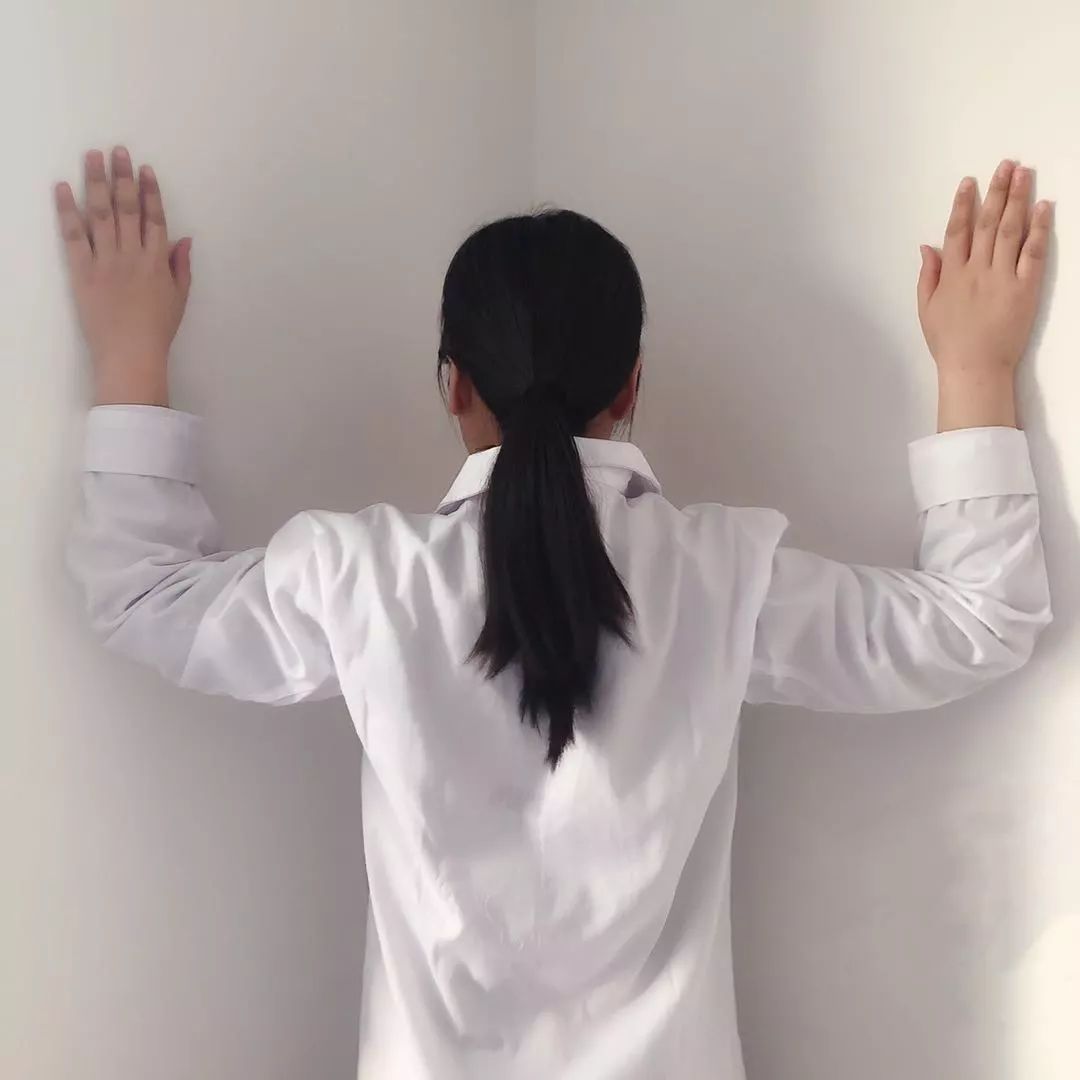 颈椎病缓解视频,颈椎病肩膀拉伸图片