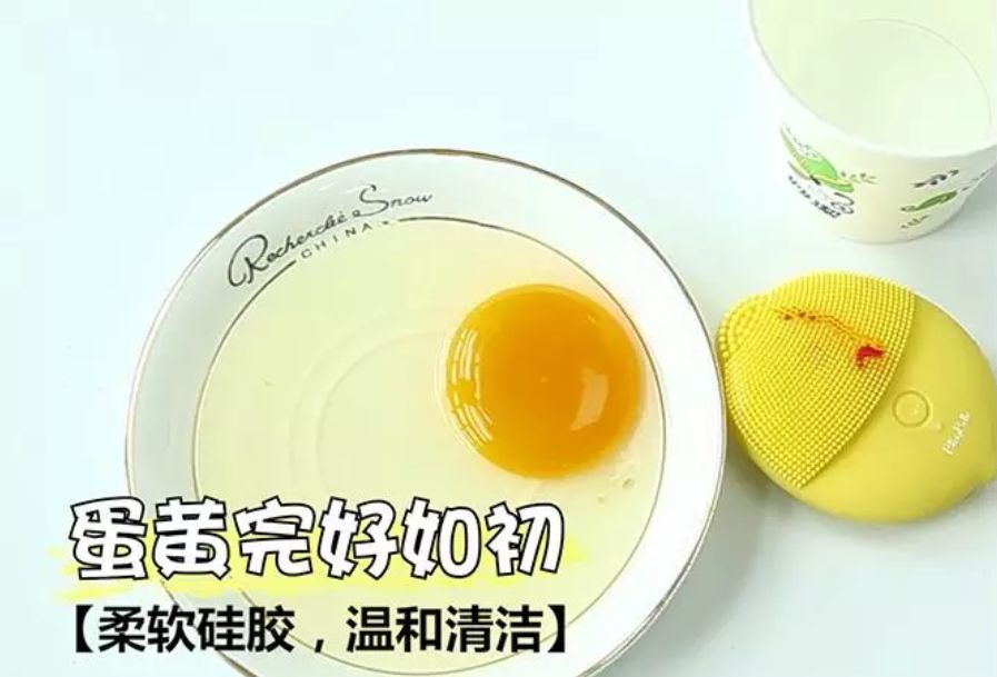 脸部清洁不彻底长痘,如何清理脸上的黑头和痘痘