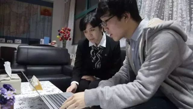 瑗垮畨浜ゅぇ浜烘皵缇庡コ鏁欏笀,浜ゅぇ濂崇