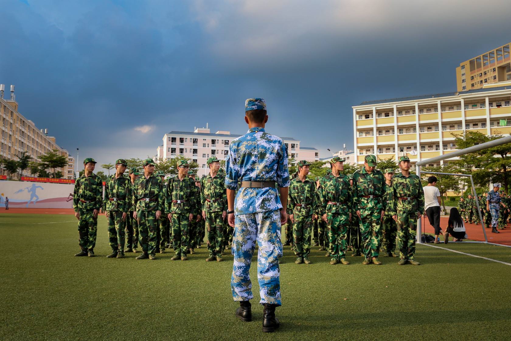 各高校军训时间安排,大学军训免训成绩还合格吗