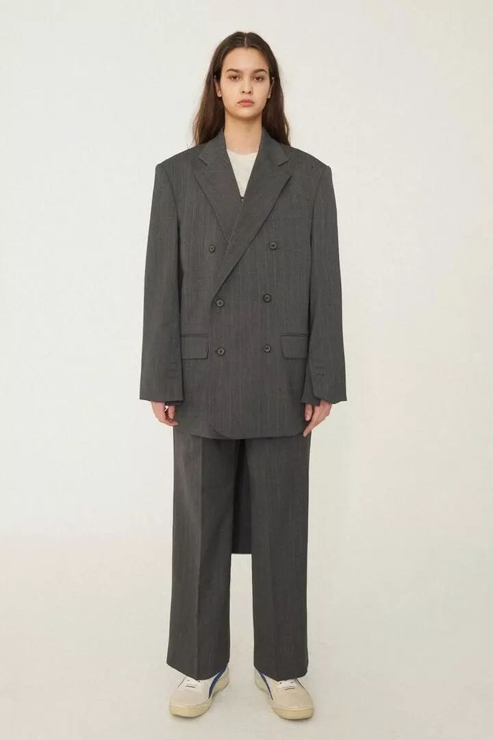 本期潮流板报，我们邀请到了少女的“初恋”——RubyRose~