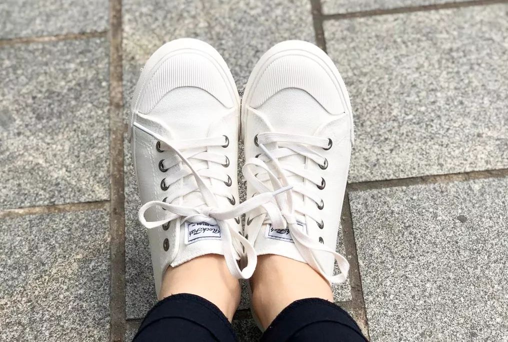 凯特王妃同款帆布鞋,梅根王妃穿什么鞋好看