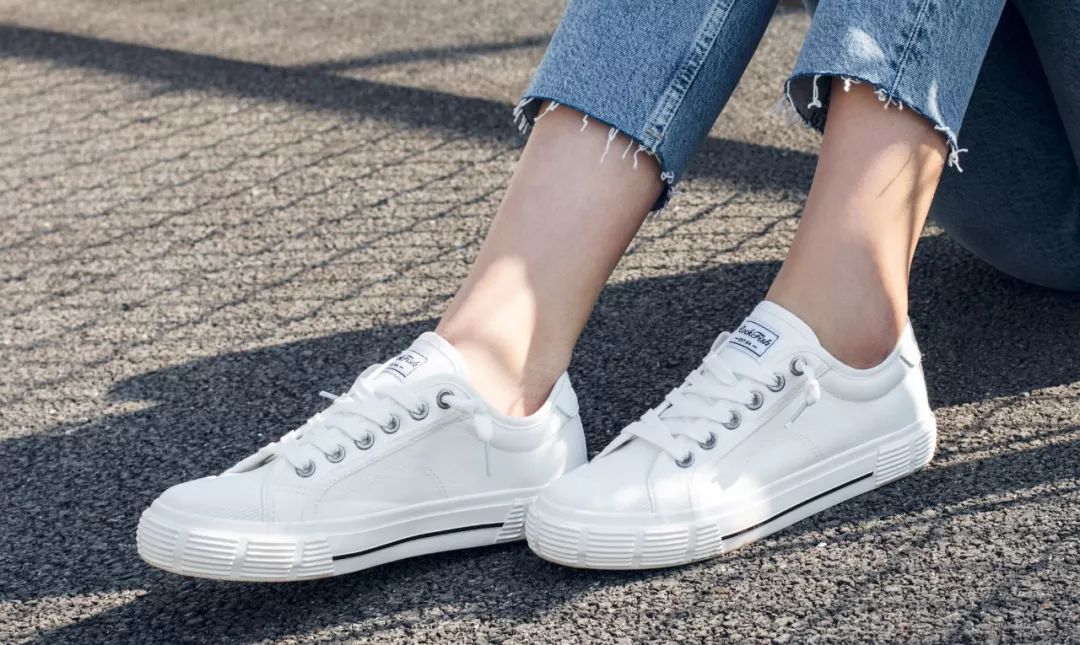 凯特王妃同款帆布鞋,梅根王妃穿什么鞋好看