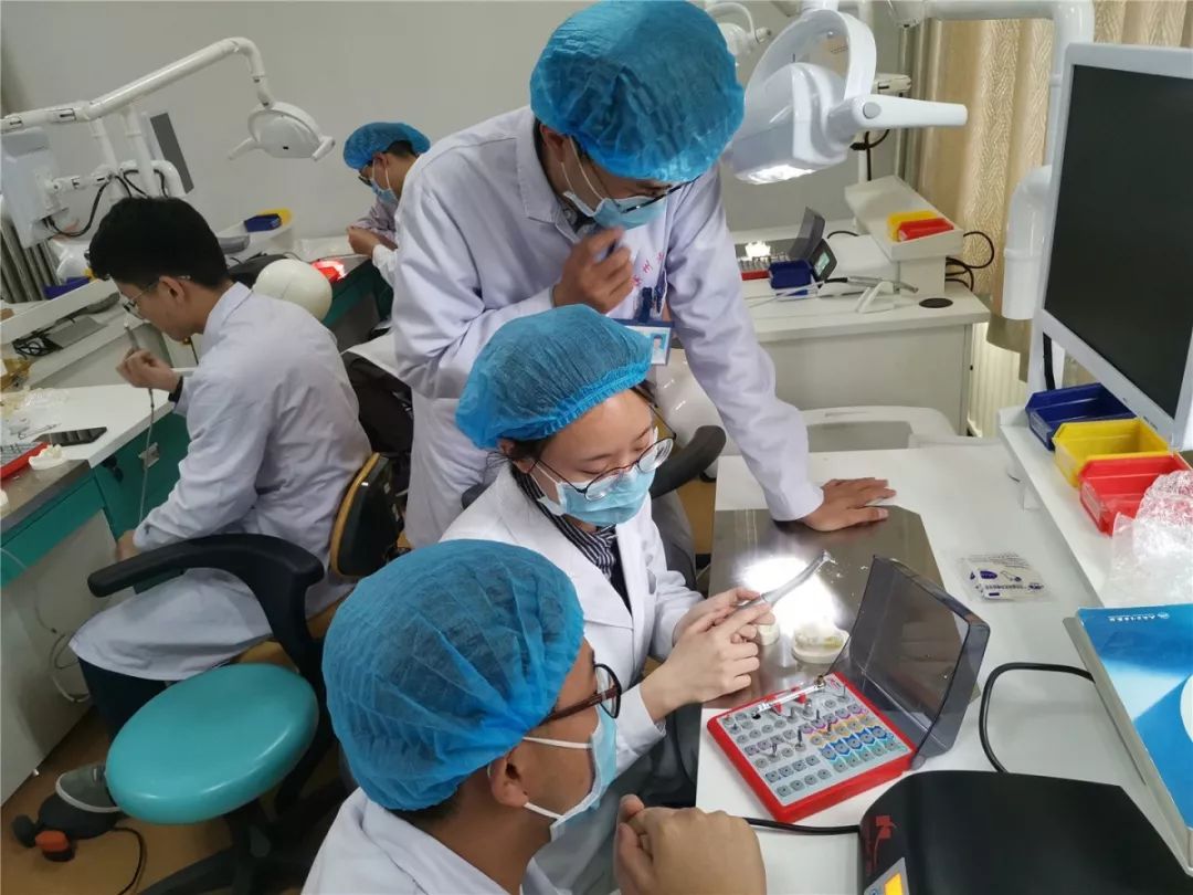 口腔种植零基础培训实操,口腔种植手术课程