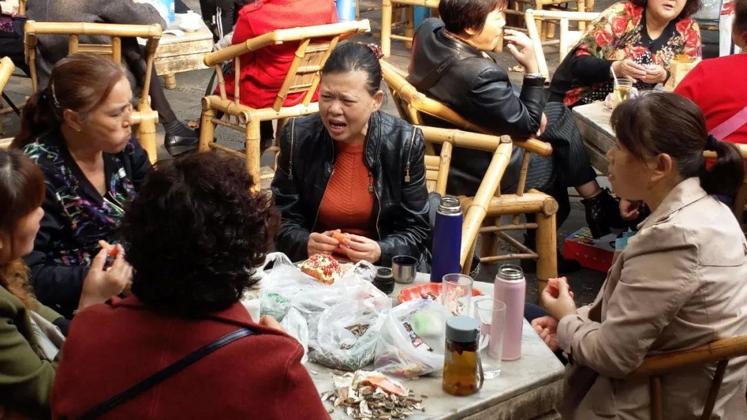 你对茶饮行业的未来前景如何看待,为什么选择茶饮这个行业