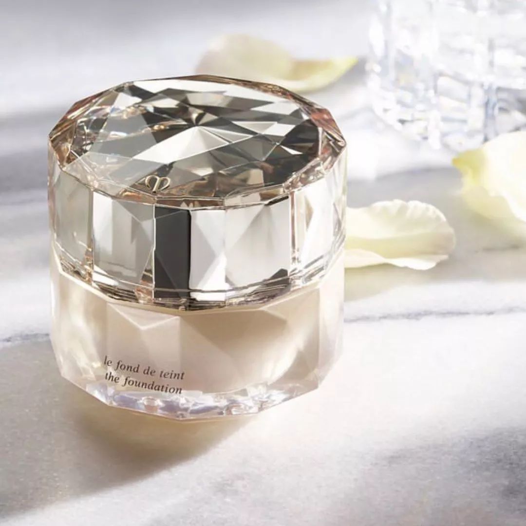 教你怎么画超薄的底妆,黄黑皮怎样画出自然底妆