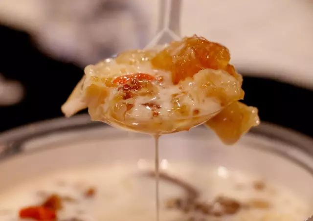 西安要开柠檬精大会！全场美食免费吃！SK-II神仙水、MAC口红免费送！我酸了！