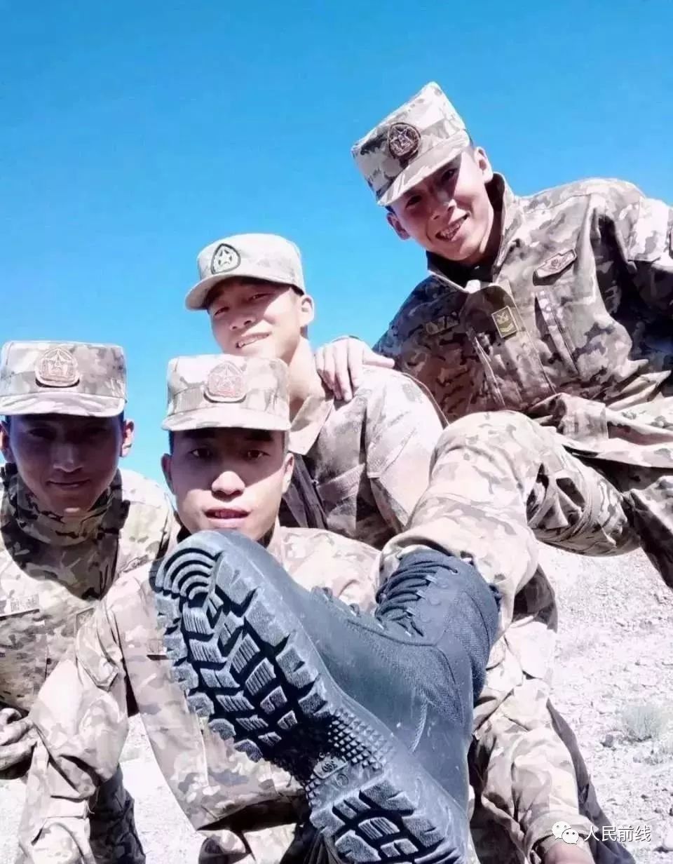 17式武警新式作战靴,17式作战靴军品和民品的区别