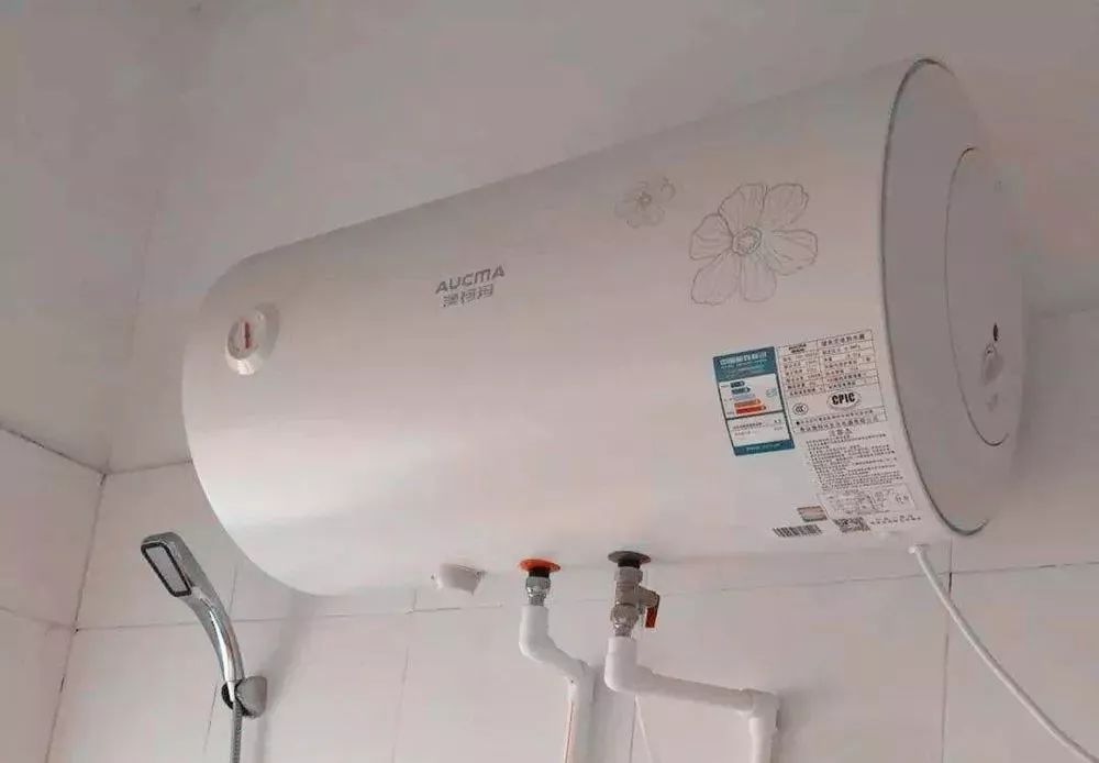 洗完澡热水器要不要关掉?看完才知道电费白交了