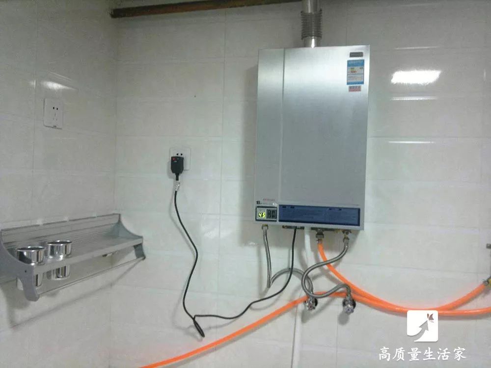 洗完澡热水器要不要关掉?看完才知道电费白交了!