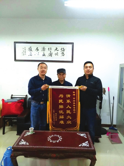 老人买蜂胶怎么维权,关于老年人被骗买蜂胶事件