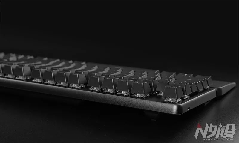 小鸡键盘gk300换电池,盖世小鸡gk300怎么样