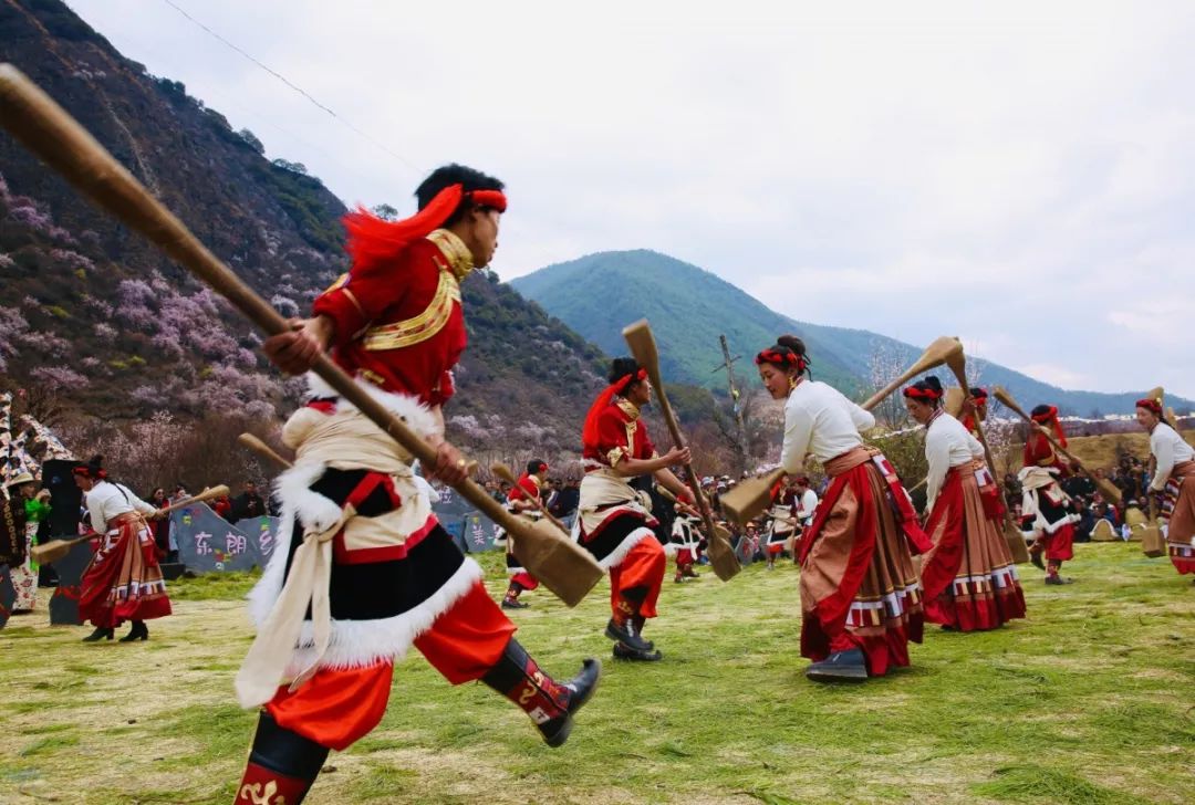 香格里拉东巴文化旅游节,贡巴拉美朵旅游节