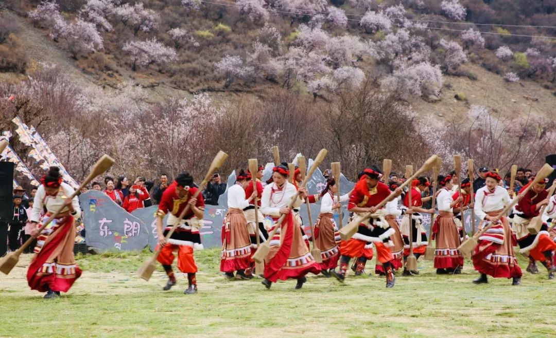香格里拉东巴文化旅游节,贡巴拉美朵旅游节