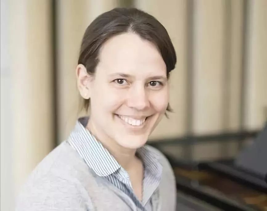 棰勫憡鑳屾櫙浜哄０闊充箰,棰勫憡闇囨捈闊充箰