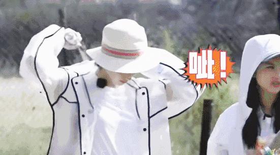 25岁女脱发真的恢复不了吗,女人头发干枯怎么预防脱发