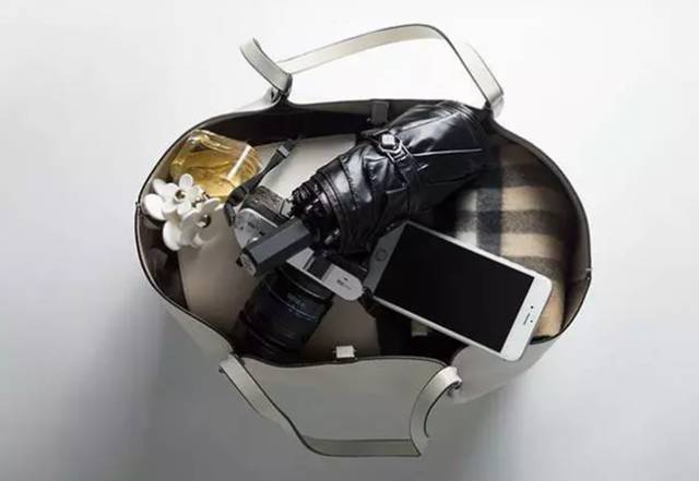 返场预告|防晒和颜值通通在线的蕉下小黑伞，小巧轻便的可随带随走，有了它夏天不怕晒黑，晴雨两用妥妥的