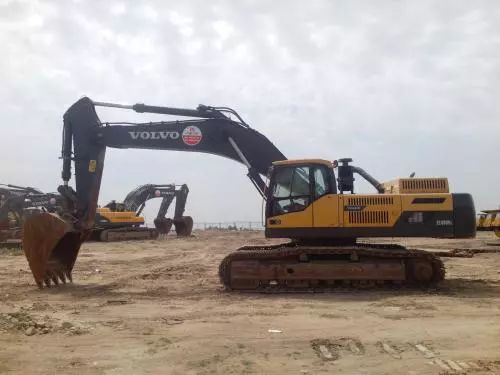 不敢去干挖机活,我不敢休息因为我穷