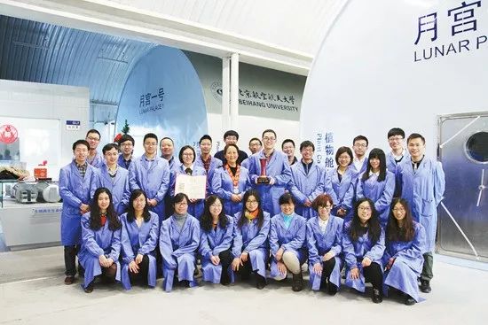 青分享|一条微博热评引发的思考,网友:“这才是新青年”