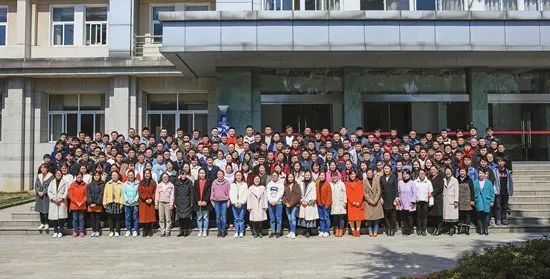 青分享|一条微博热评引发的思考,网友:“这才是新青年”