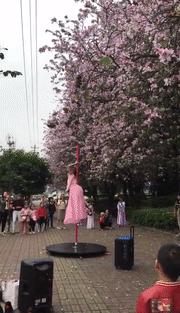 中国时髦大妈天秀姿势全解