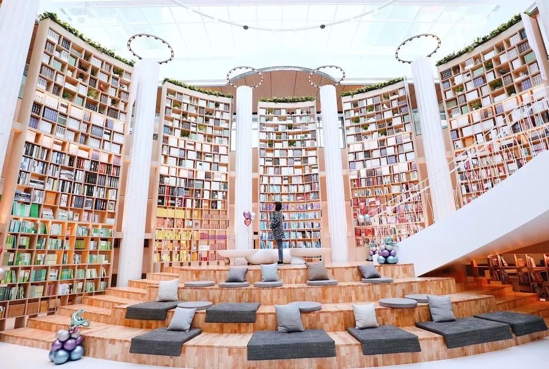 售楼处挤爆报复性买房,售楼处如何判定自然到访客户