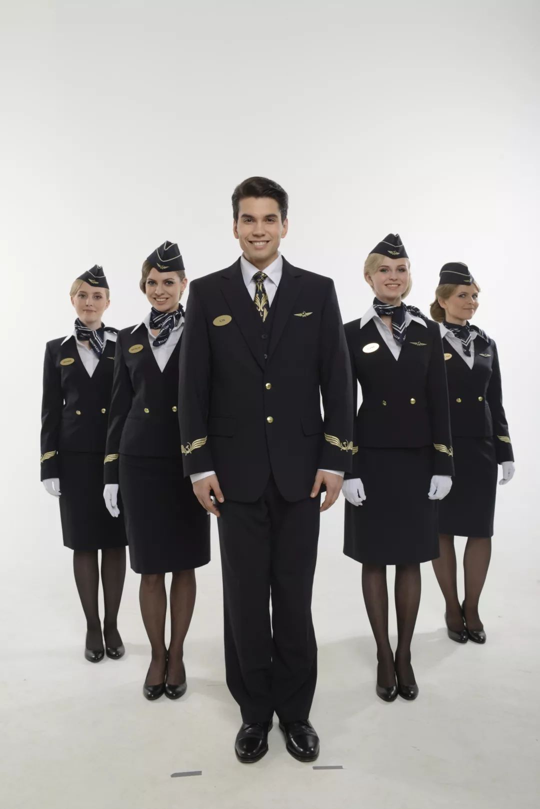 外航淡绿色制服空姐,外航空姐制服大比拼