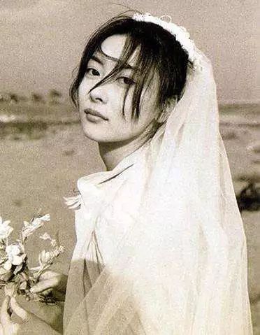 被全网黑了19年的旧日女神,她真的没有那么“罪不可赦”