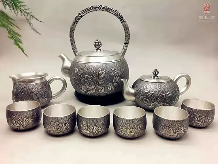 银壶泡茶喝多了，对身体的影响居然这么大！