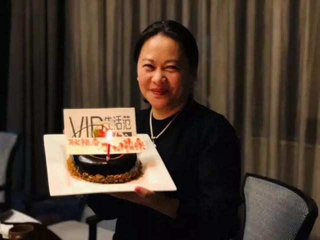 唯品会电商三巨头,唯品会的衰落趋势