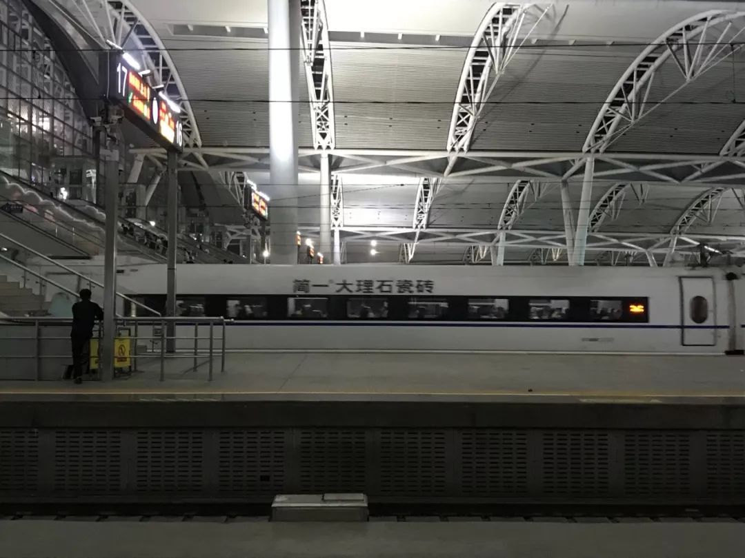 瓷砖怎么烧出来的好,瓷砖都是用什么土烧的