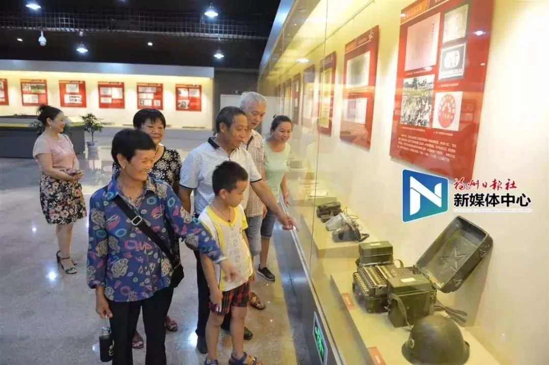 地铁2号线试乘券领取现场超火爆!我们汇总了沿线美景美食!