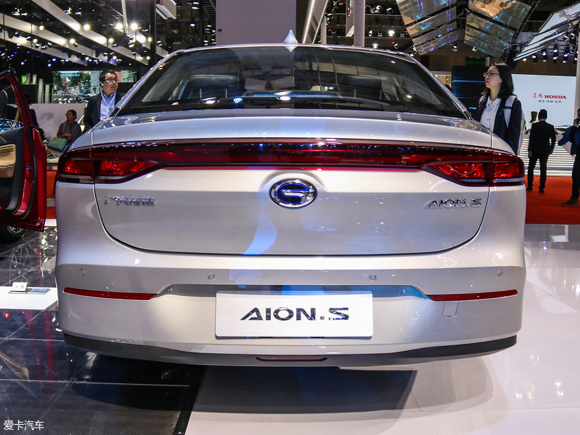 续航最好的太阳能电动车,推荐几款充电快续航长的电动车