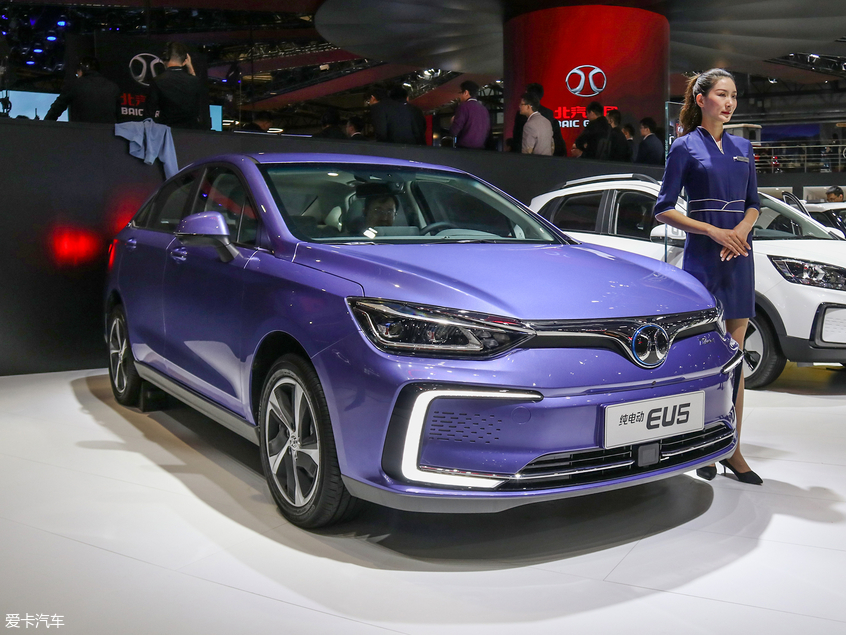 续航最好的太阳能电动车,推荐几款充电快续航长的电动车