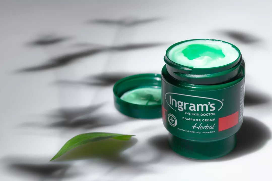 脚后跟套上这个“*钟金**罩”夏季穿鞋嫩到反光！干裂、老茧、死皮都没了！